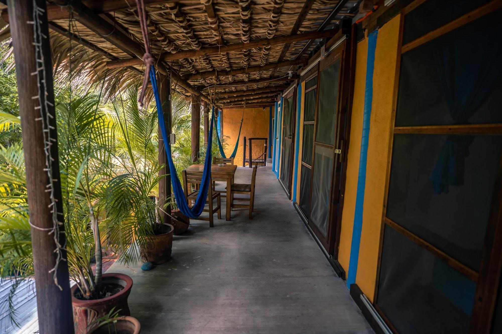 Tower Bridge Hostel Puerto Escondido  Exteriör bild