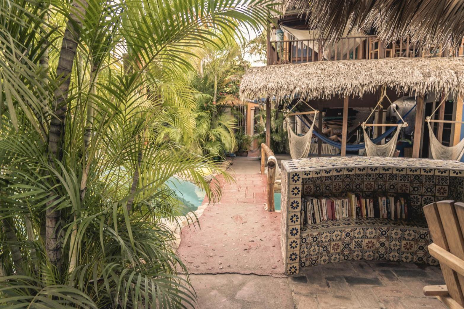 Tower Bridge Hostel Puerto Escondido  Exteriör bild