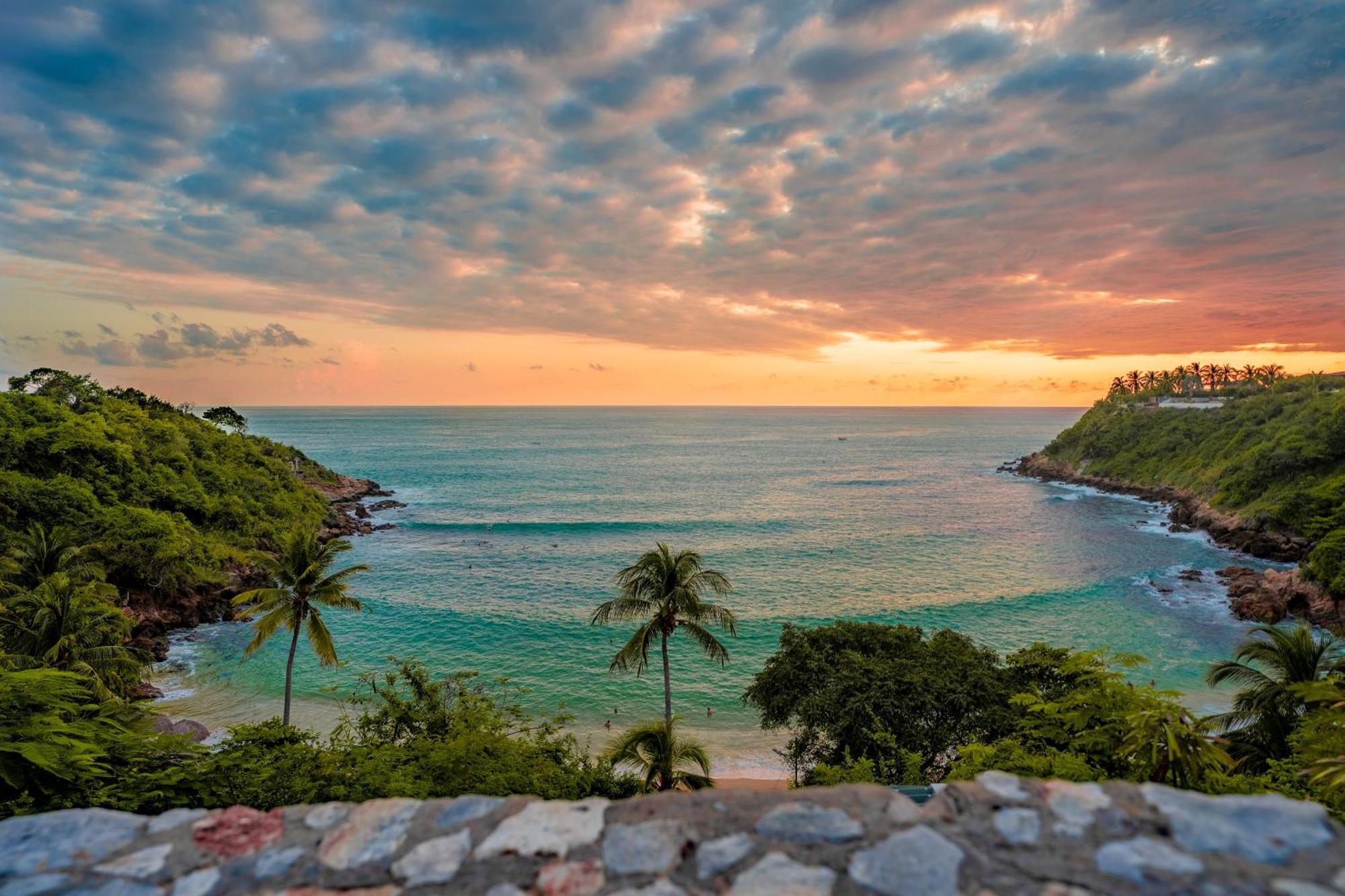 Tower Bridge Hostel Puerto Escondido  Exteriör bild