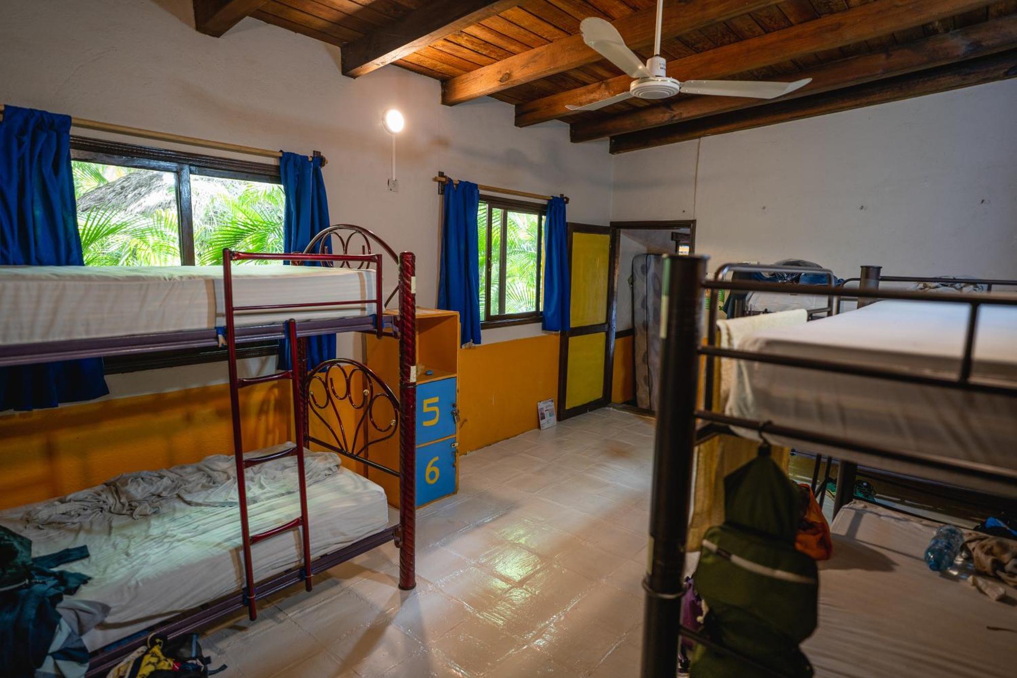 Tower Bridge Hostel Puerto Escondido  Exteriör bild