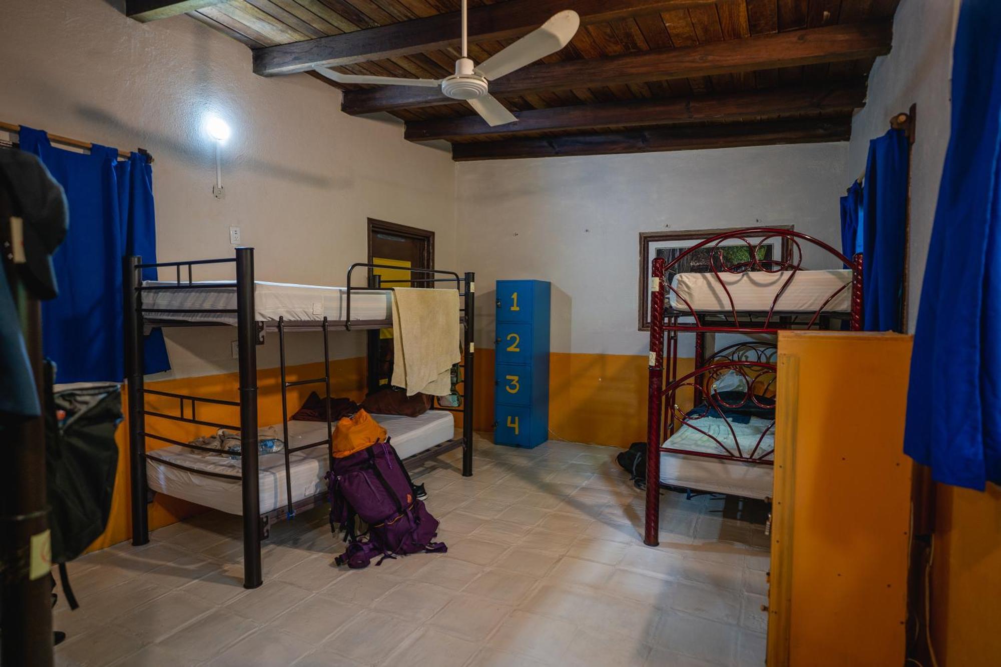 Tower Bridge Hostel Puerto Escondido  Exteriör bild
