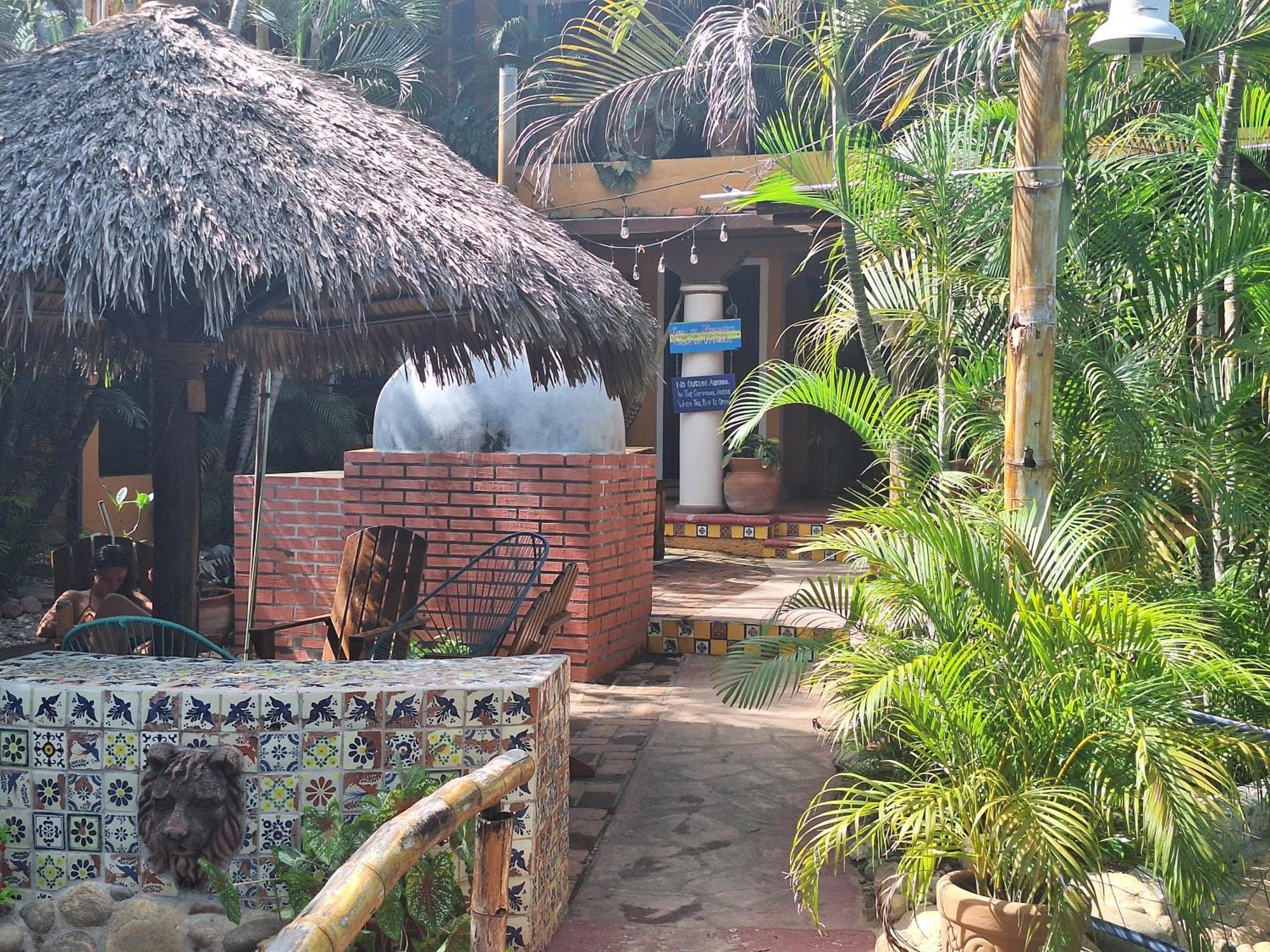 Tower Bridge Hostel Puerto Escondido  Exteriör bild